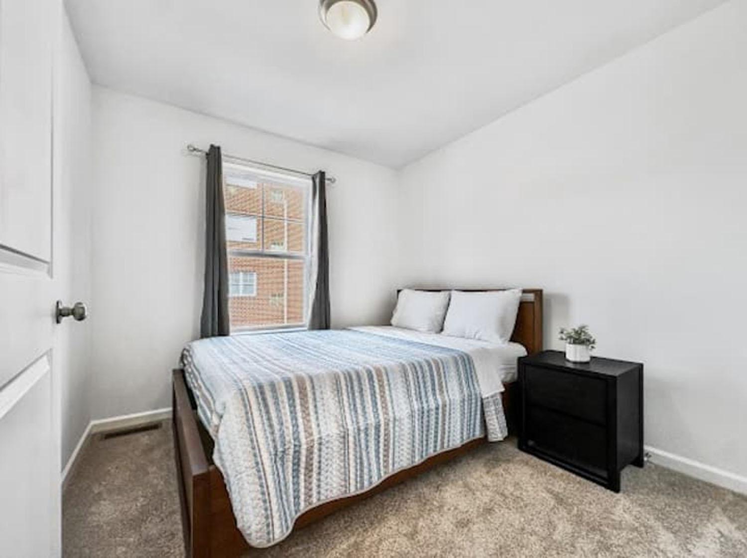 Luxurorious Townhome In Reading